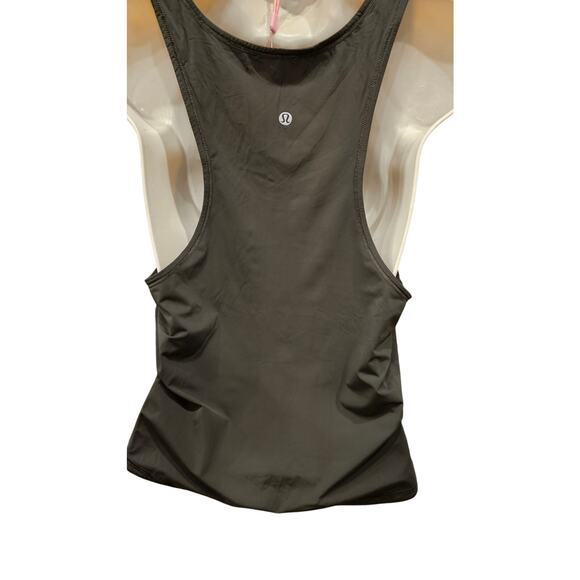 Lululemon army green cropped lightweight tank active summer 6 (?) EUC yoga run - Picture 4 of 6